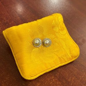 14k white gold diamond and pearl earrings